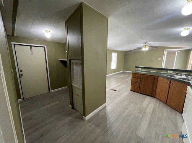 Building Photo - 122 Sonnyland Dr