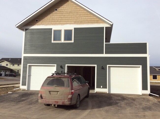 Building Photo - 3308 Sora Way