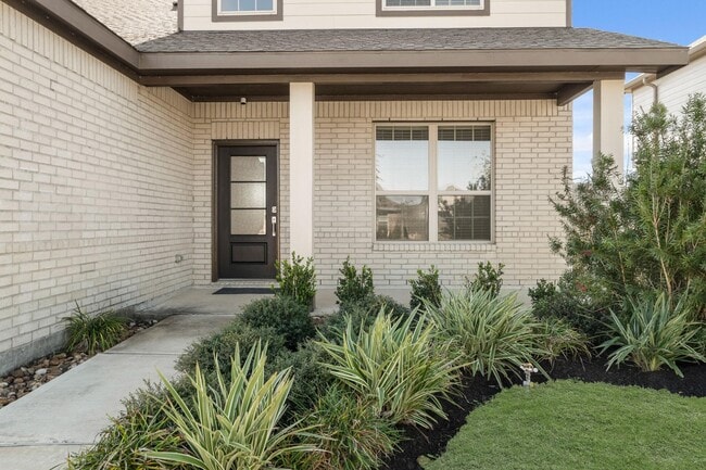 Building Photo - 5026 Lavaridge Dr