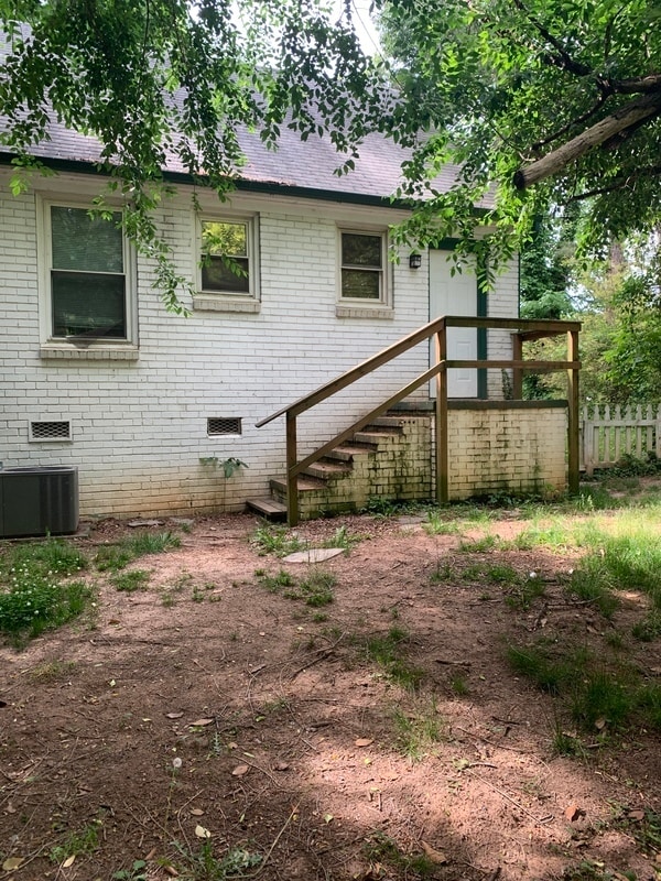 Building Photo - 4201 Dinglewood Ave