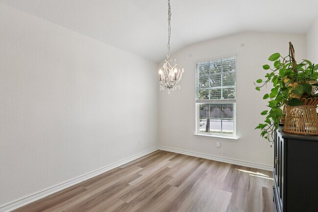 Building Photo - "Charming 3-Bedroom Haven with Granite Elegance in San Antonio!"