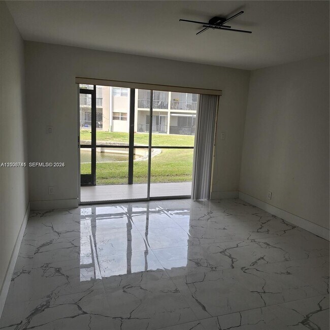 Building Photo - 8010 N Colony Cir
