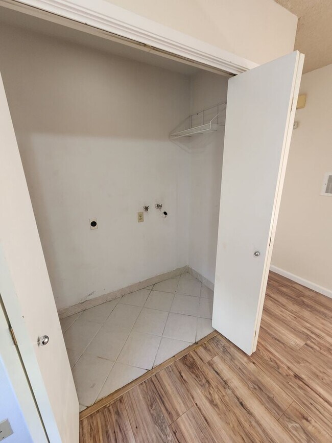 Building Photo - 2 Bed, 1 Bath Single Level Grover Beach Condo- Small Pets Considered