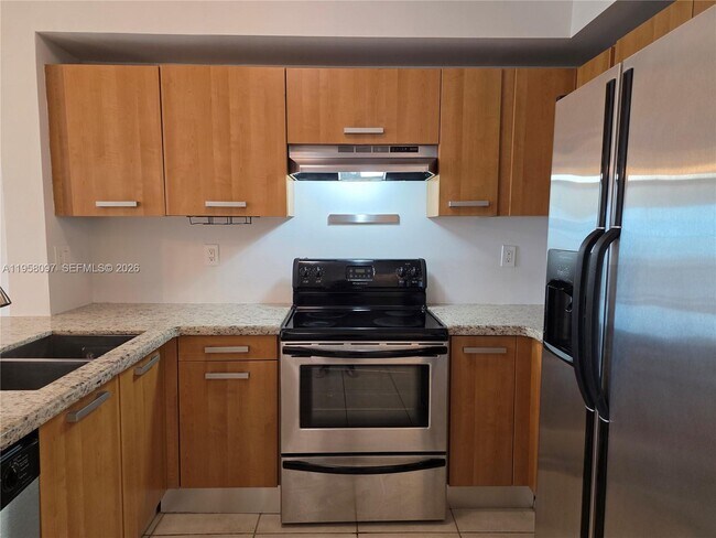 Building Photo - 471 NE 25th St