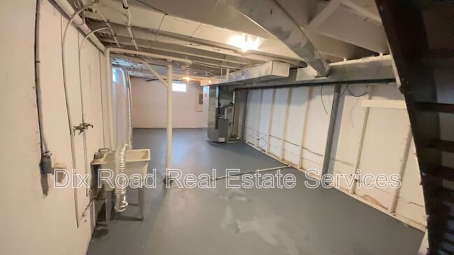 Building Photo - 677 Mark Ave