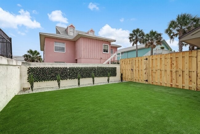 Building Photo - 338 Tarpon Ave