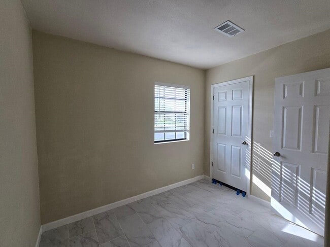 Building Photo - 8703 Berndale St