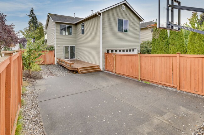 Building Photo - Beautiful Two-Story Home for Rent in the C...