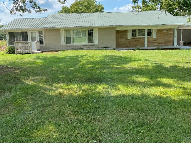 Building Photo - 3336 Hilham Rd