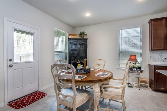 Building Photo - 9738 Birdsnest Ct