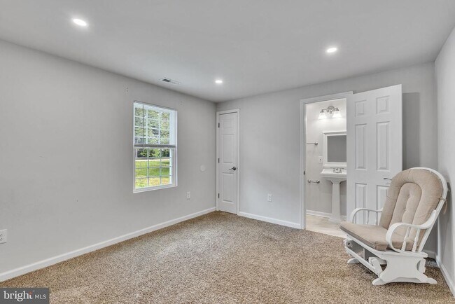 Building Photo - 2625 Hamilton Rd