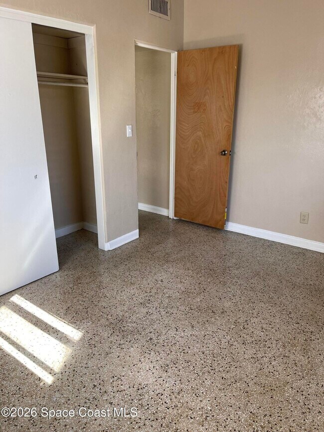 Building Photo - 1448 Virginia Dr