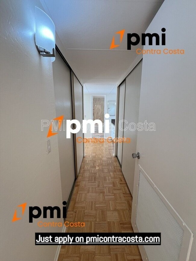 Building Photo - 460 N Civic Dr