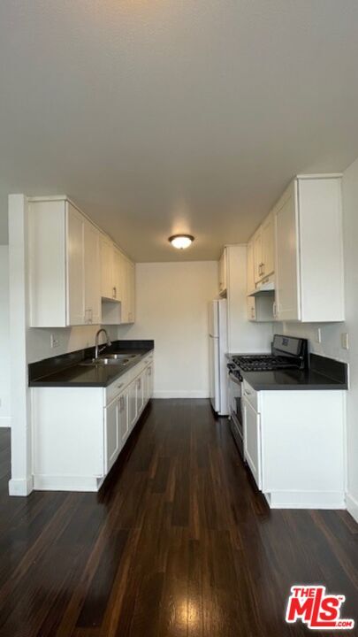 Building Photo - 639 Alexandria Ave