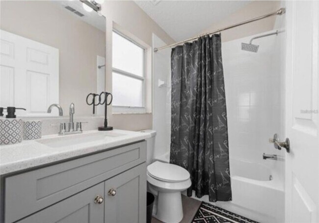 Building Photo - 437 Julliard Blvd
