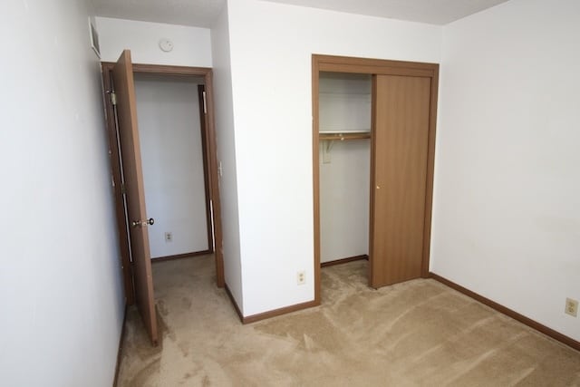 Building Photo - 924 W Belmont-