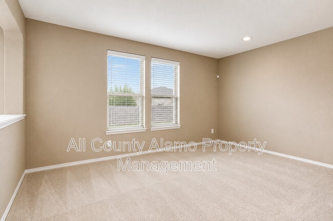 Building Photo - 5071 Mustang View