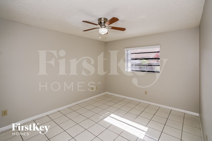 Building Photo - 5505 W 27th Ln