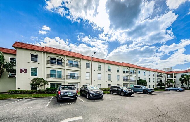 Building Photo - 2700 Bayshore Blvd