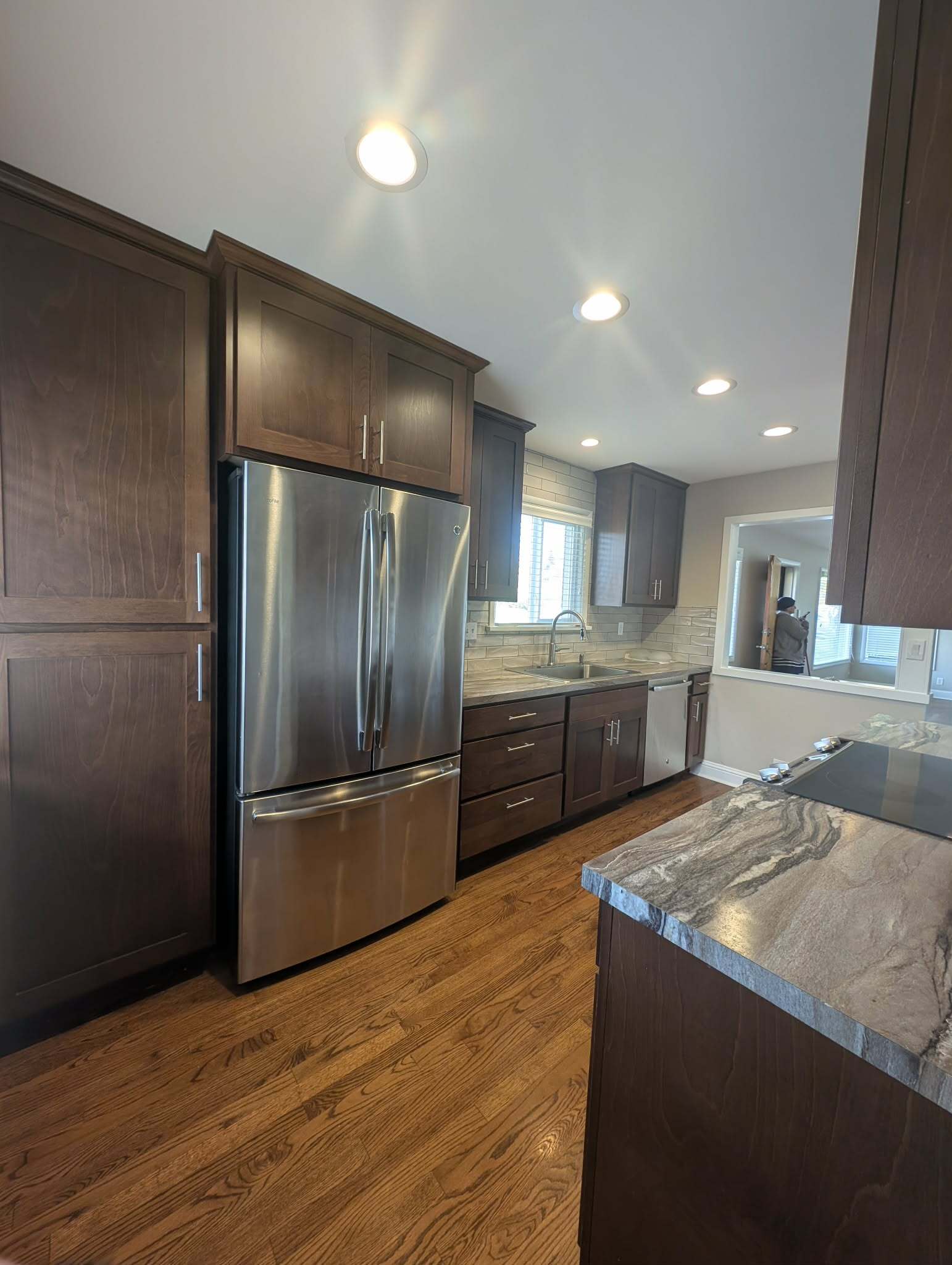 Kitchen - 2907 W Princeton Ave