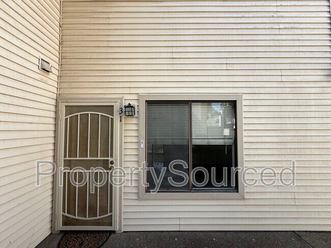 Building Photo - 700 McCoy Ct
