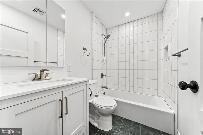 Building Photo - 919 S Concord Rd