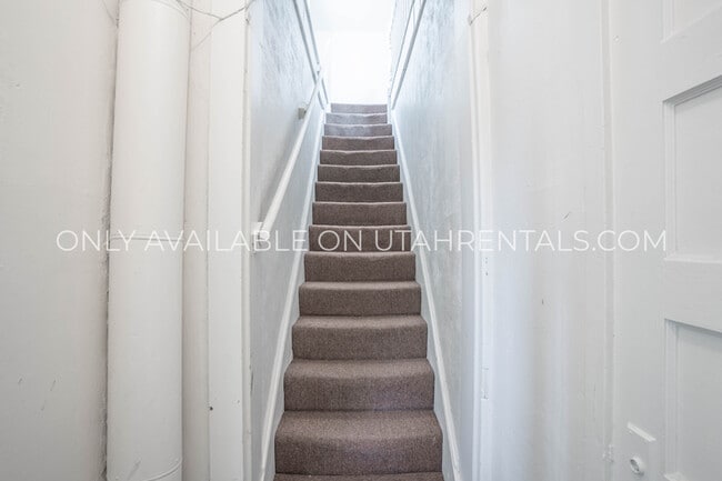 Building Photo - 167 N 100 E