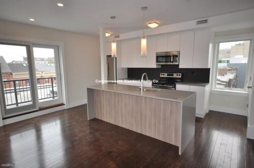 Building Photo - 659 Massachusetts Ave