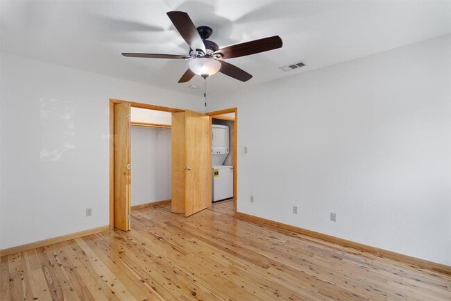 Building Photo - 1511 Bellaire Dr