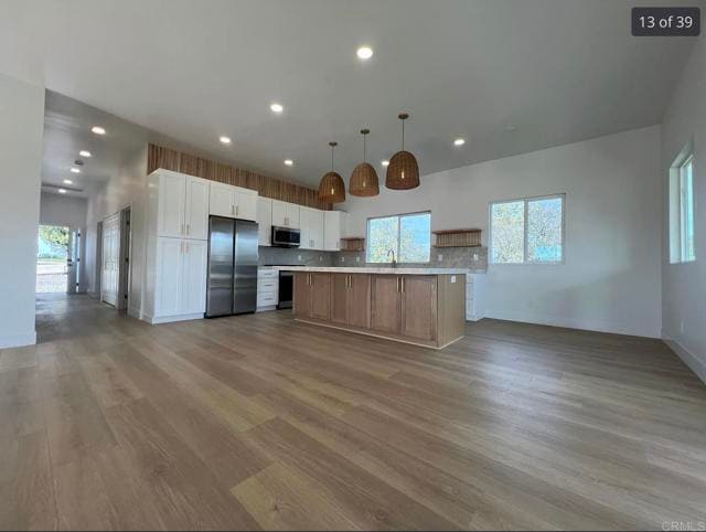 Building Photo - 1533 Avohill Dr