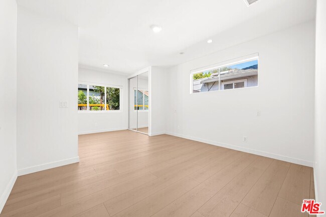 Building Photo - 9717 Cisco St