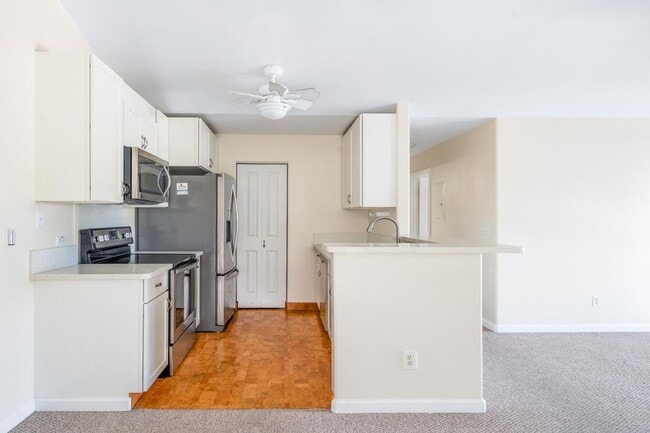 Building Photo - 2 Bedroom 2 Bathroom Upstairs Unit with Up...
