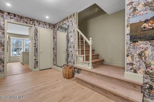 Building Photo - 19 Fieldstone Ln
