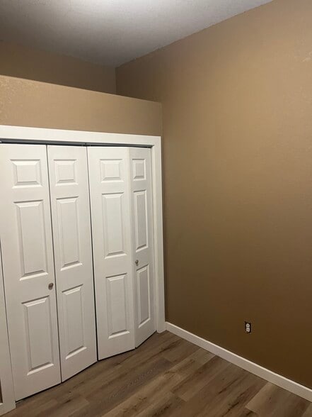 Building Photo - 221 S Washington St