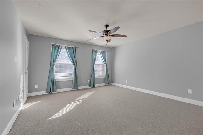 Building Photo - 2048 Village Crest Dr NW