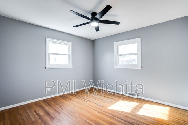 Building Photo - 1433 N Kokomo Ave