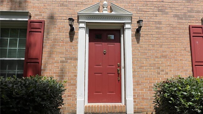 Building Photo - 4603 Villa Chase Dr NE