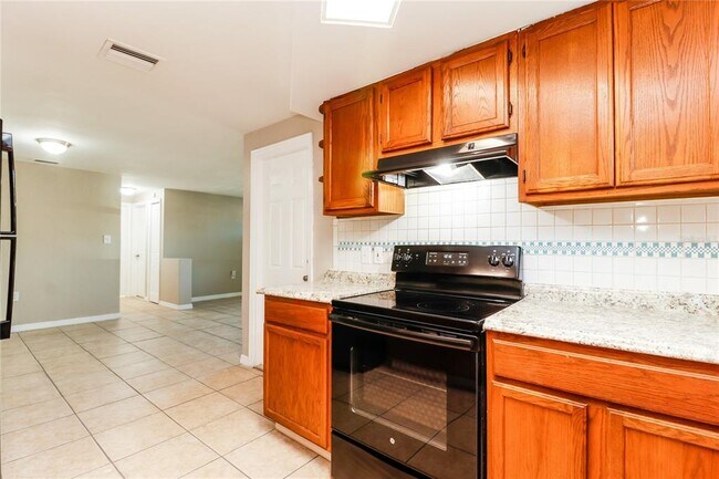 Building Photo - 1103 Chelsea Ln