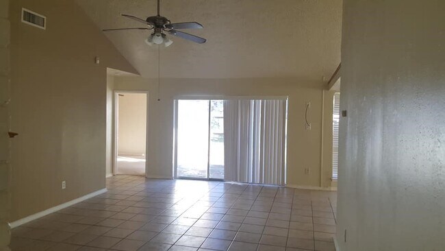 Building Photo - 10423 Tenneco Dr