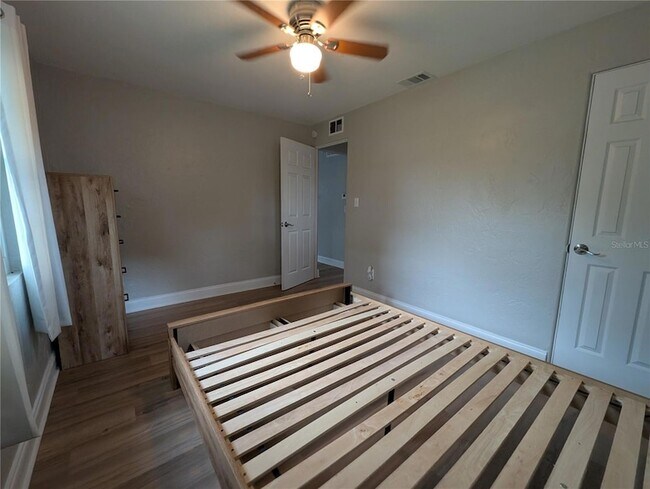 Building Photo - 4534 43rd Ave N