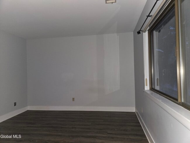 Building Photo - 93 Ridgewood Terrace