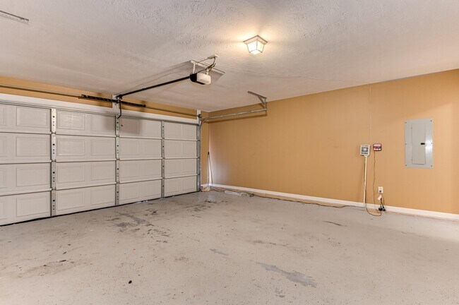 Building Photo - 134 Village Pkwy