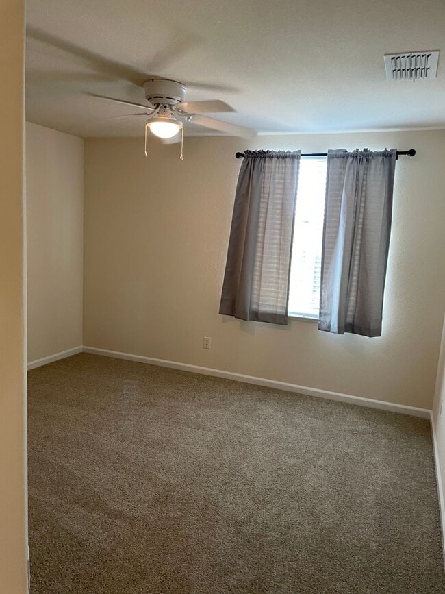 Building Photo - NICE TWO STORY HOME IN WEST ROSEVILLE