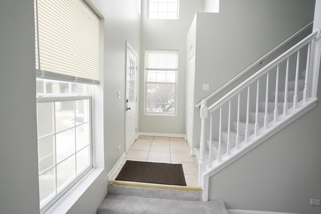 Building Photo - 3174 Bromley Ln