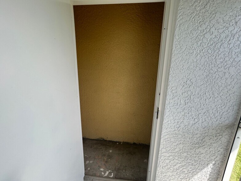 Building Photo - 2/2  Off Six Mile Cove Coming mid March