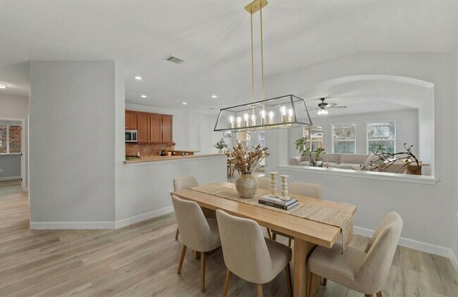 Building Photo - 3529 Shiraz Loop