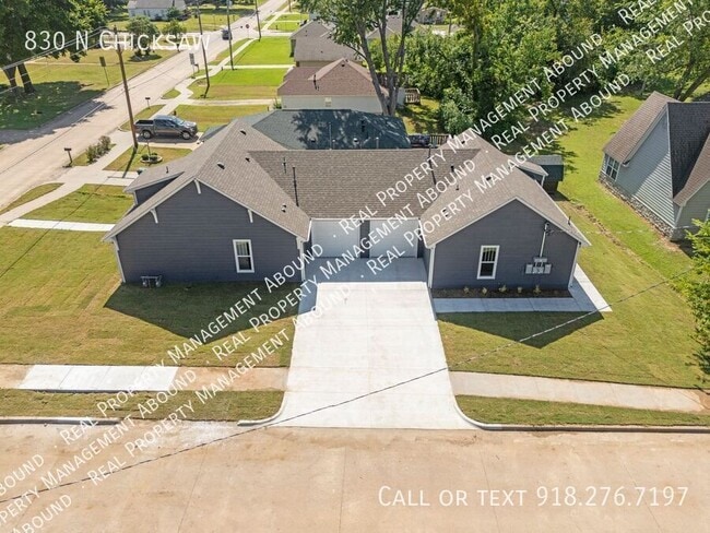 Building Photo - 830 N Chickasaw Ave