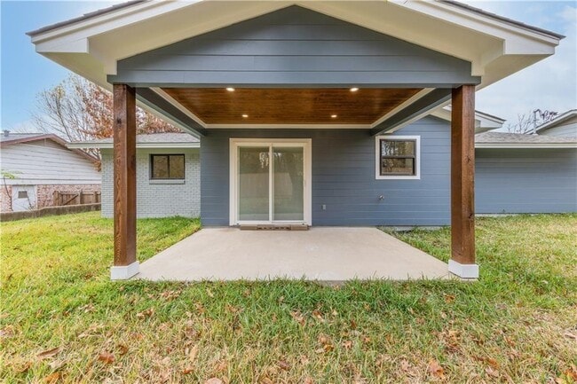 Building Photo - 5104 Woodmoor Dr