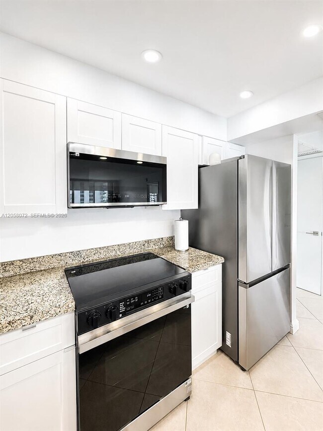 Building Photo - 5838 Collins Ave
