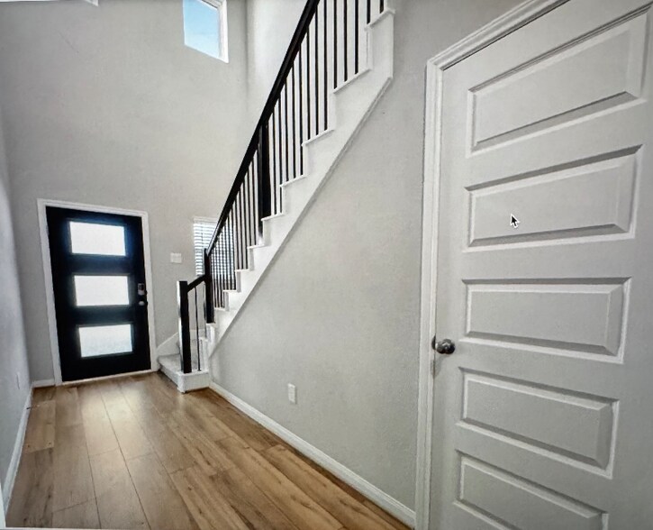 Building Photo - 18516 Amber Pine Ct